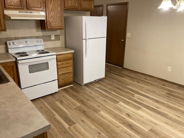 Building Photo - 3823 N Pepper Ridge St