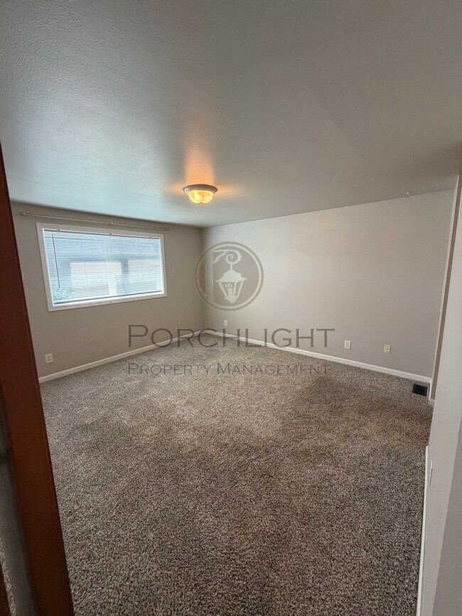 Building Photo - 107 Fairside Dr