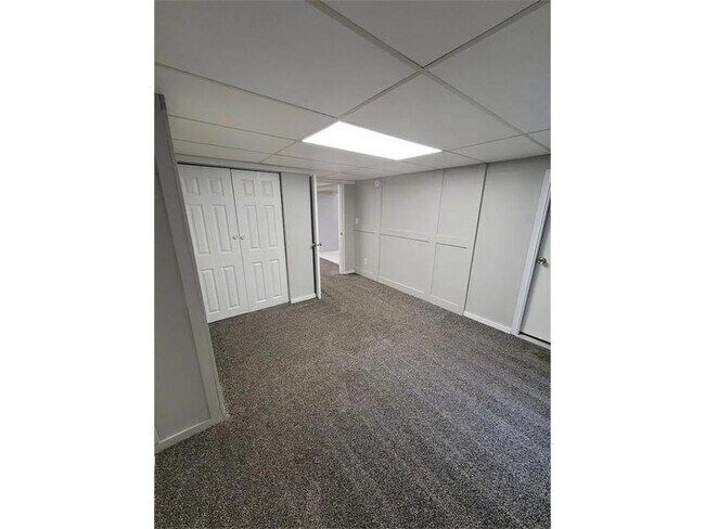 Building Photo - 706 Robinwood Ln