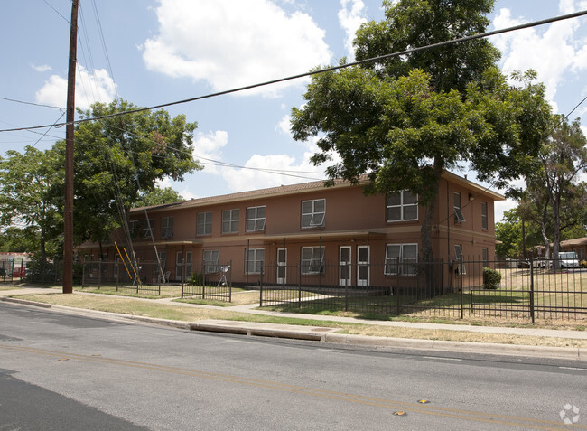 Building Photo - Salinas Apartments