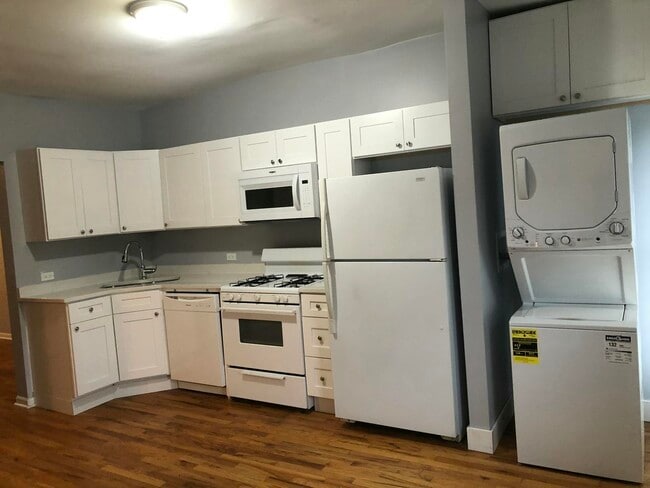 Building Photo - 1025 W Cullerton St