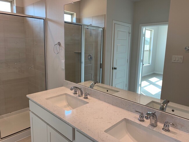 Building Photo - 8022 Cliffside Terrace Ct