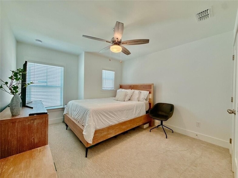 Building Photo - 3937 Acer Ct