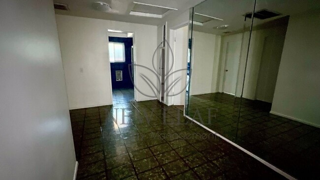 Building Photo - 970 W 14th St