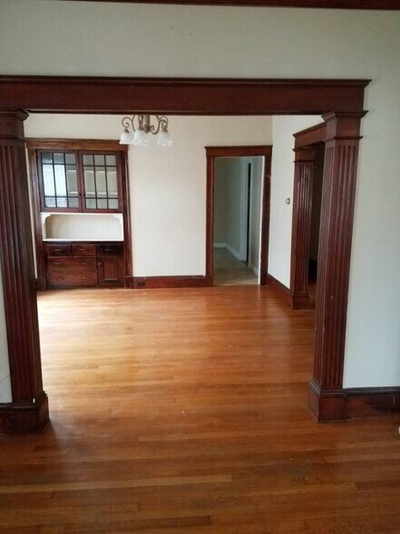 Primary Photo - 302 Myrtle St