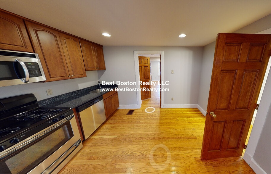 Building Photo - 429 Franklin St