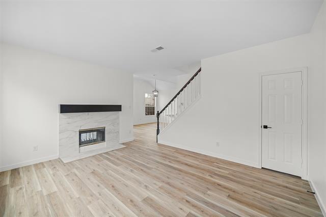 Building Photo - 945 Azalia Dr