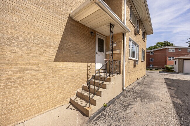 Building Photo - 4429 Prairie Ave