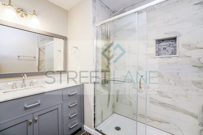 Building Photo - Charming 4 Bedroom in Grove City!