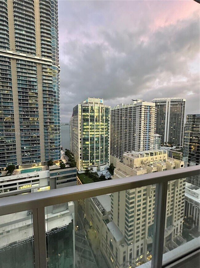 Building Photo - 1060 Brickell Ave