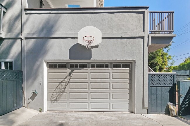 Building Photo - 209 San Miguel Rd