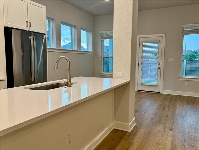 Building Photo - 509 Three Feathers Ct