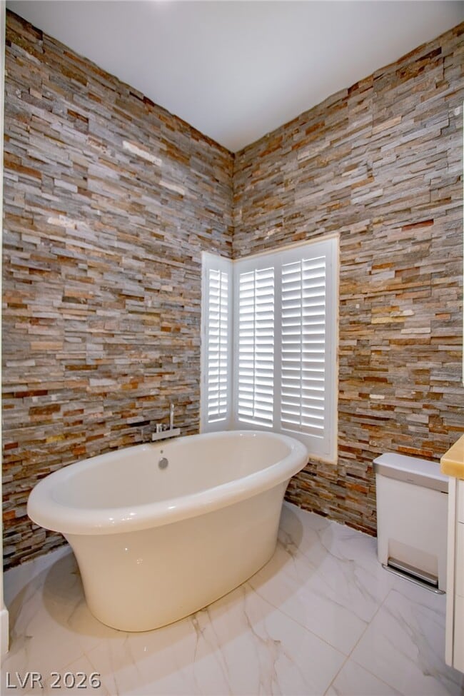 Building Photo - 69 Hawk Ridge Dr