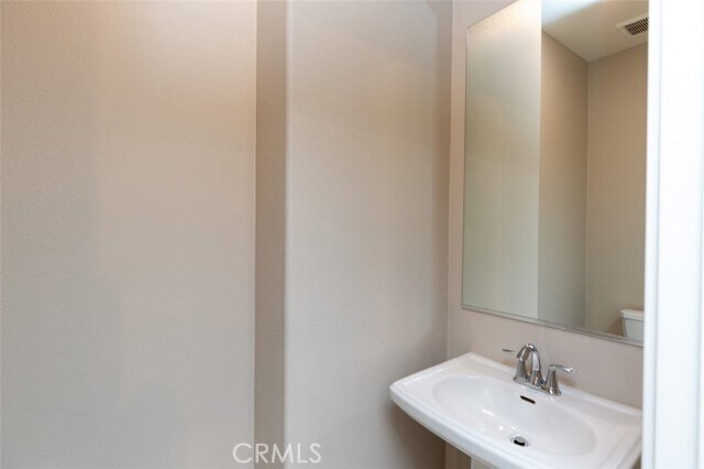 Building Photo - 1095 Delpy View Point