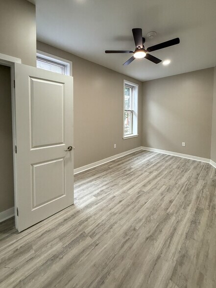Building Photo - 204 S 41st St