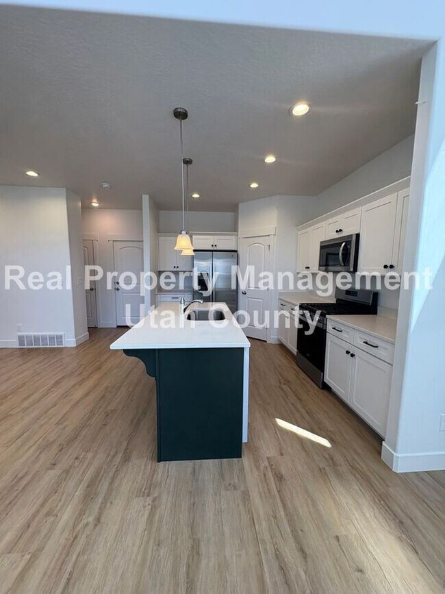 Building Photo - 2034 N 4100 W