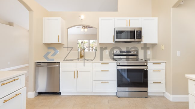 Building Photo - 1404 Edgewater Rd