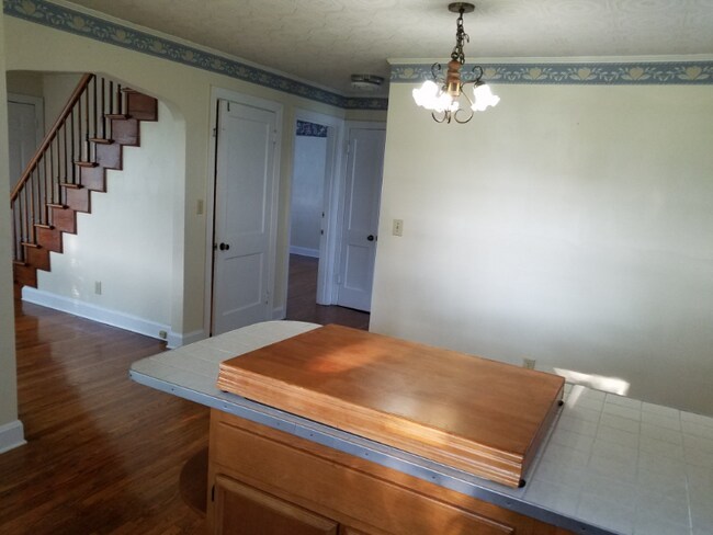 Building Photo - 7055 St John Rd