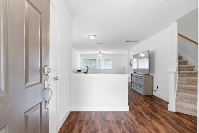 Building Photo - 3947 Carriage Park Row