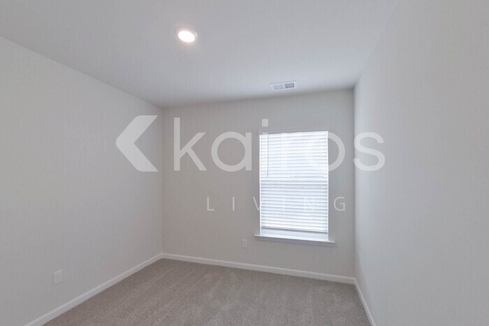 Building Photo - 2553 Banyan Cir