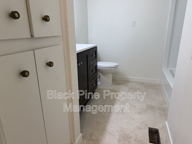 Building Photo - 1939 S Owyhee St