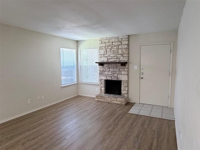 Building Photo - 410 Linden St