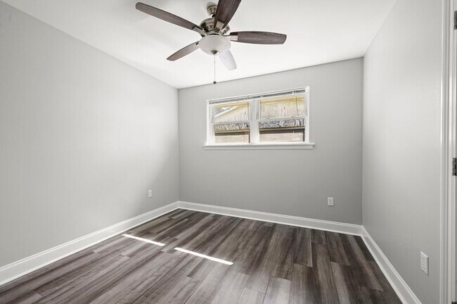 Building Photo - 8120 N Essen Heights Ct