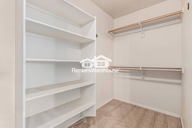 Building Photo - 11246 W Chase Dr
