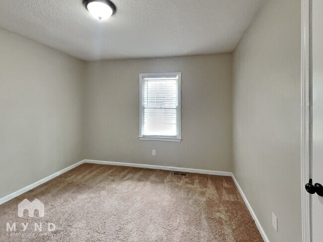 Building Photo - 258 Cove Rd