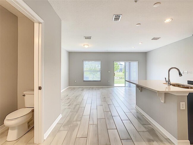 Building Photo - 213 Rustic Loop