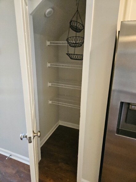 Building Photo - 131 Hunters Grove Dr