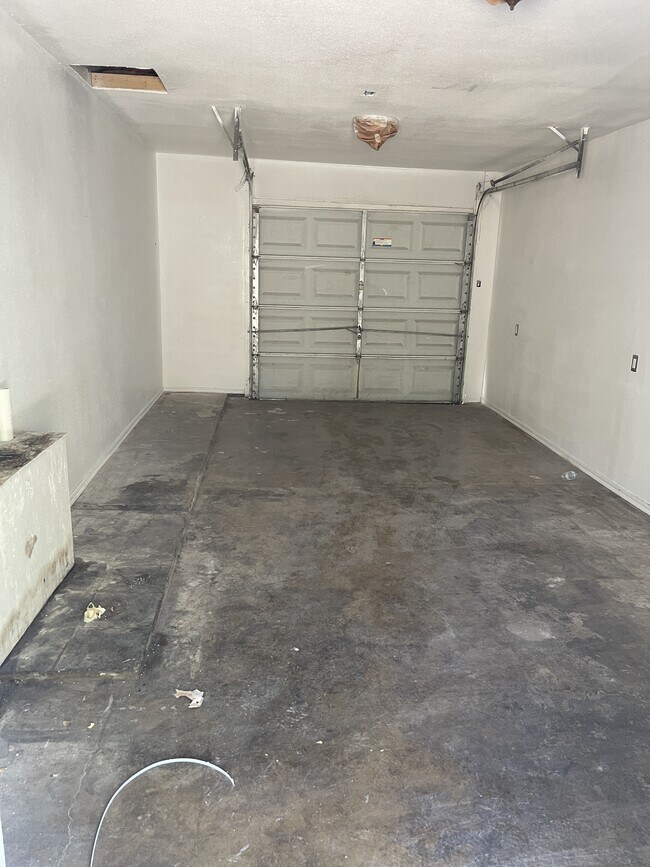 Building Photo - 179 Shadow Valley Dr