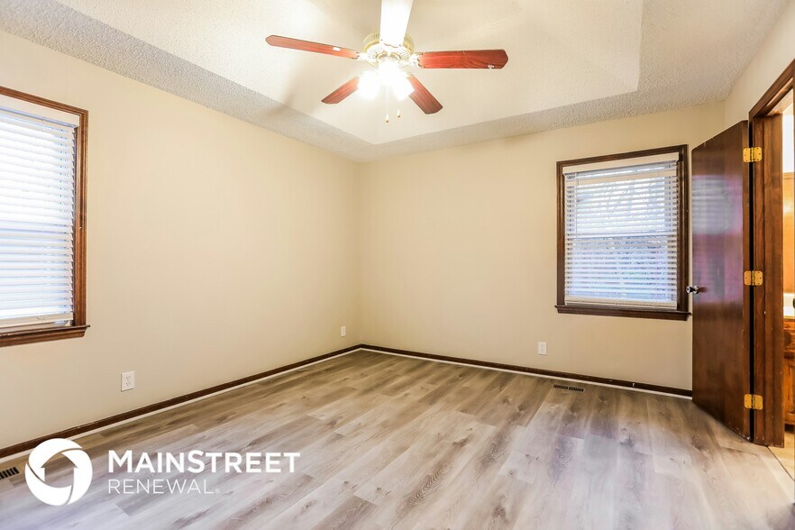 Building Photo - 14835 S Locust St