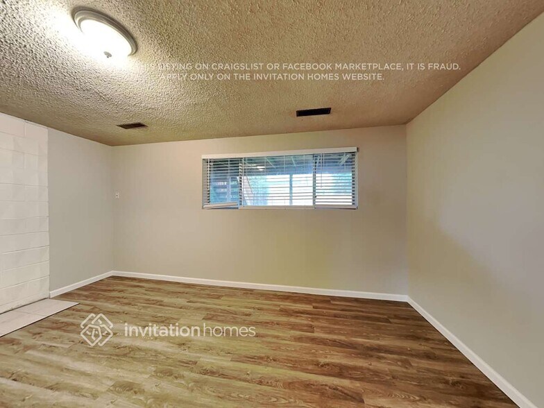 Building Photo - 1510 155th St E