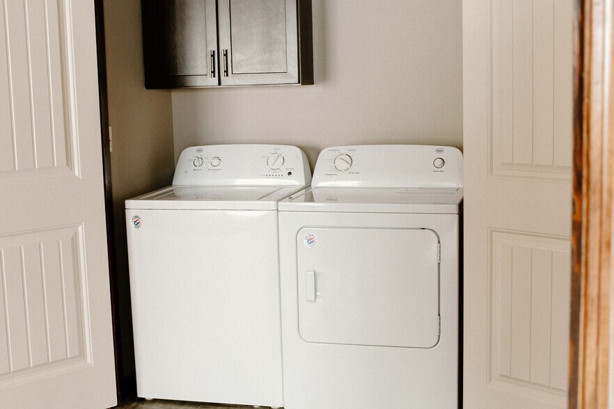 Building Photo - 5703 W 33rd Pl