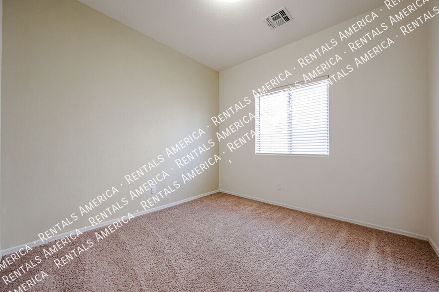 Building Photo - 3752 E Woodside Way