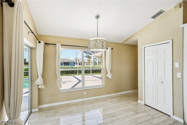 Building Photo - 4346 SW 18th Pl