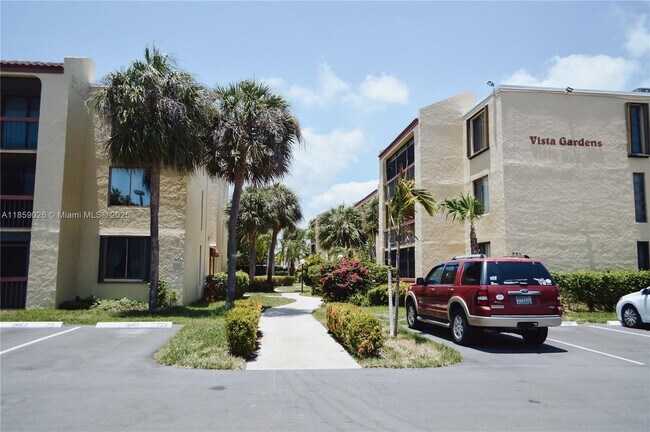 Building Photo - 733 SE 1st Way