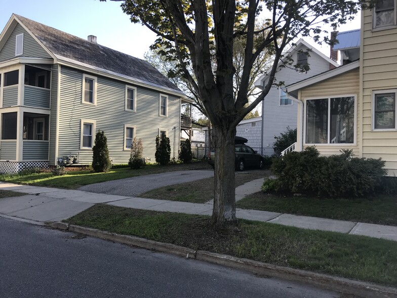 Building Photo - 127 Manhattan Dr