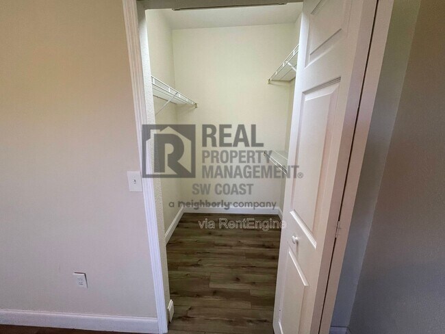 Building Photo - 11550 Villa Grand