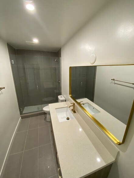 Building Photo - 7347 Haskell Ave