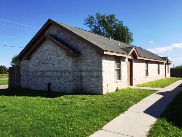 Building Photo - 1606 E Quail St
