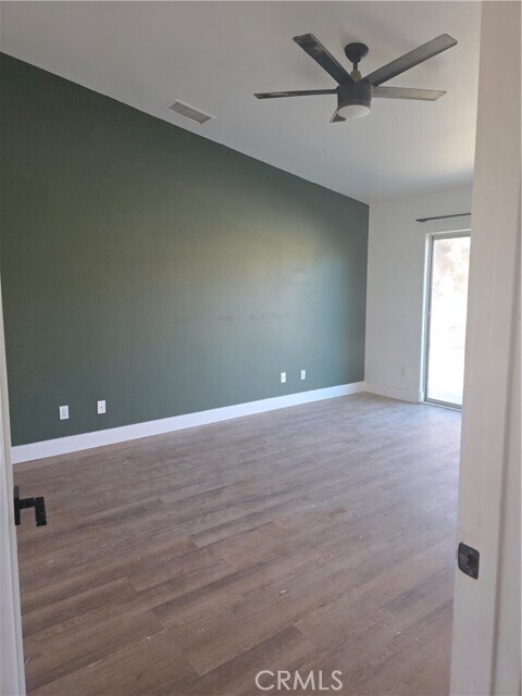 Building Photo - 57336 Crestview Dr