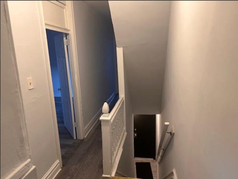 Building Photo - 322 N Franklin St