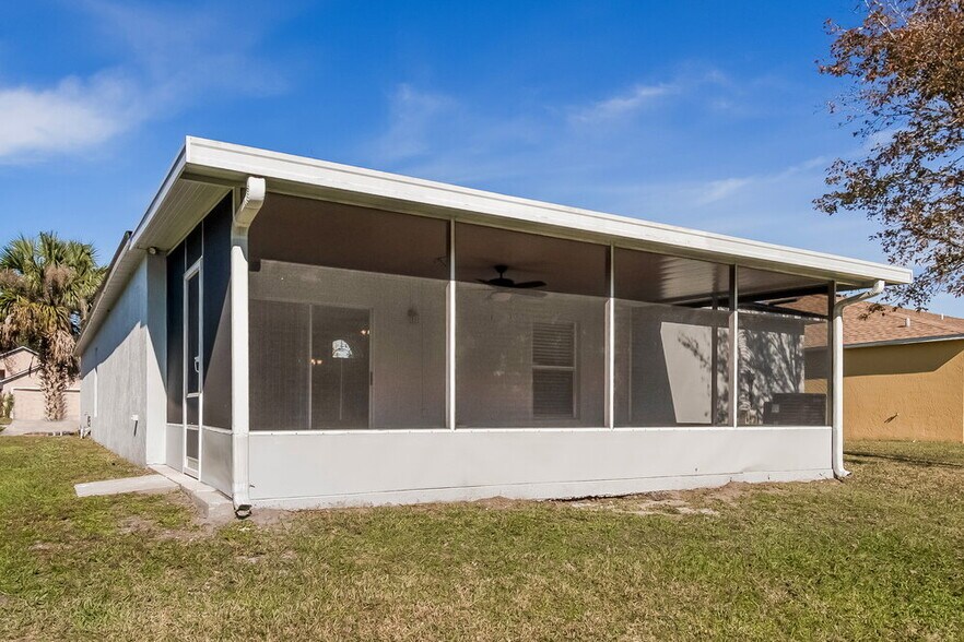 Building Photo - 7390 Overland Park Blvd