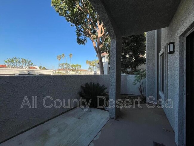 Building Photo - 4782 Tiara Dr