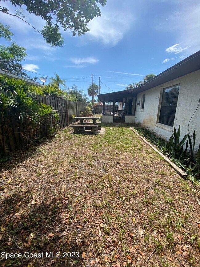 Building Photo - 1146 Indian River Ave