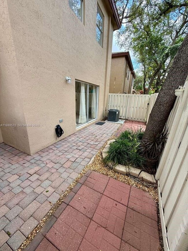 Building Photo - 16111 Emerald Cove Rd