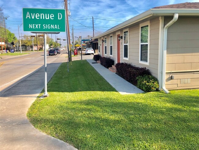 Building Photo - 507 Houston St