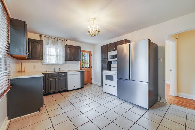 Building Photo - 3000 Meade Ave